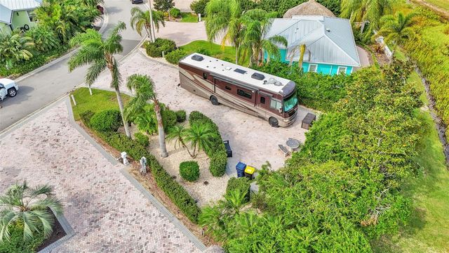 3166 GREAT HERON LOOP, Polk City, FL 33868
