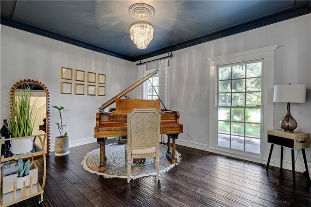20 E Loch Lloyd Parkway, Loch Lloyd, MO 64012