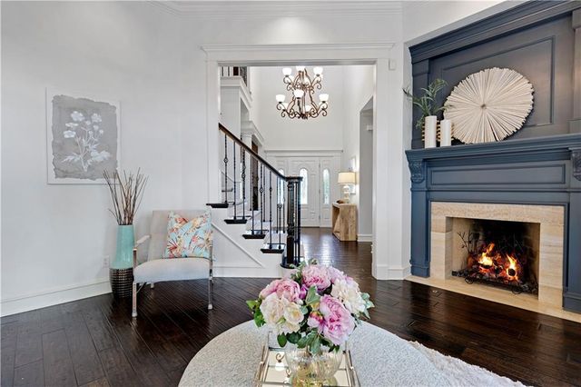 20 E Loch Lloyd Parkway, Loch Lloyd, MO 64012
