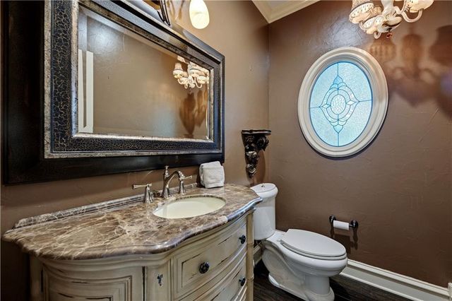 20 E Loch Lloyd Parkway, Loch Lloyd, MO 64012