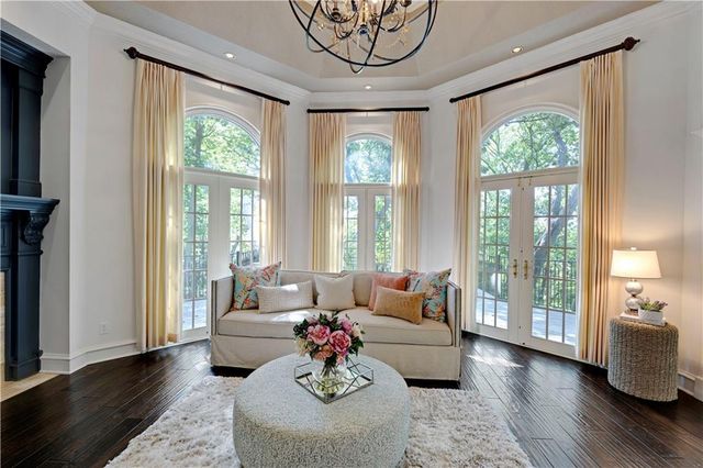 20 E Loch Lloyd Parkway, Loch Lloyd, MO 64012