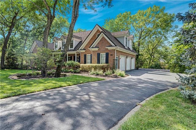 20 E Loch Lloyd Parkway, Loch Lloyd, MO 64012