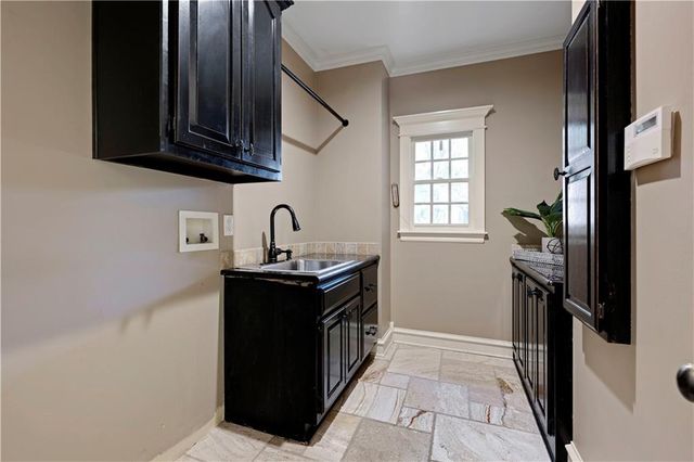 20 E Loch Lloyd Parkway, Loch Lloyd, MO 64012