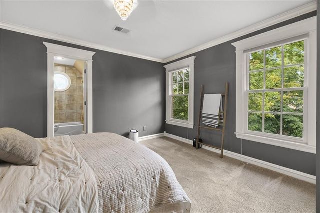 20 E Loch Lloyd Parkway, Loch Lloyd, MO 64012