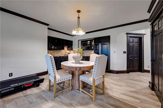 20 E Loch Lloyd Parkway, Loch Lloyd, MO 64012