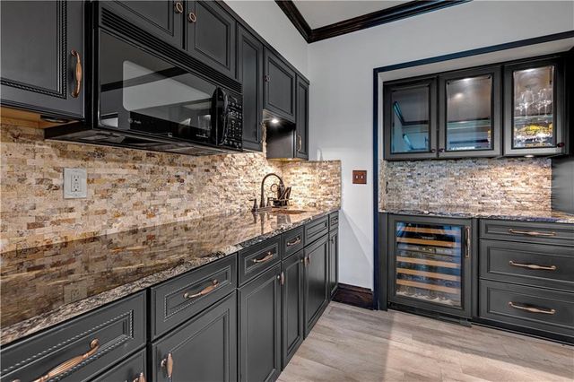 20 E Loch Lloyd Parkway, Loch Lloyd, MO 64012