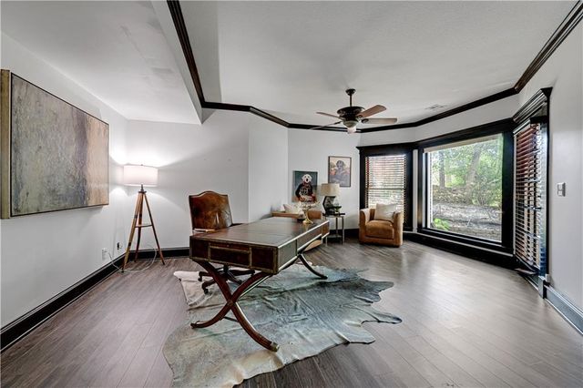 20 E Loch Lloyd Parkway, Loch Lloyd, MO 64012