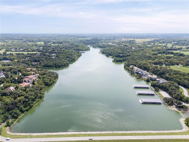 20 E Loch Lloyd Parkway, Loch Lloyd, MO 64012