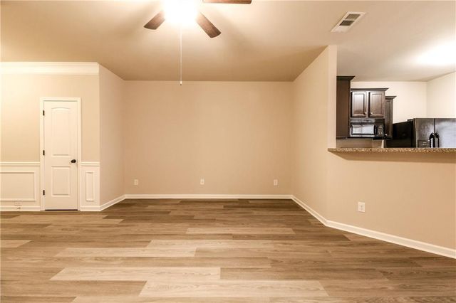 606 Oakside Place, Acworth, GA 30102