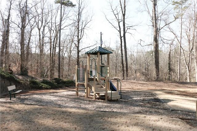 606 Oakside Place, Acworth, GA 30102