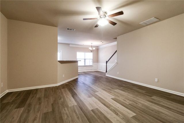 606 Oakside Place, Acworth, GA 30102