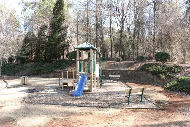 606 Oakside Place, Acworth, GA 30102