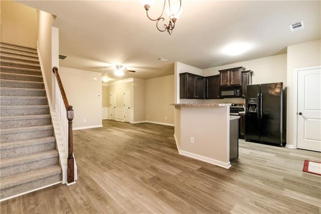 606 Oakside Place, Acworth, GA 30102