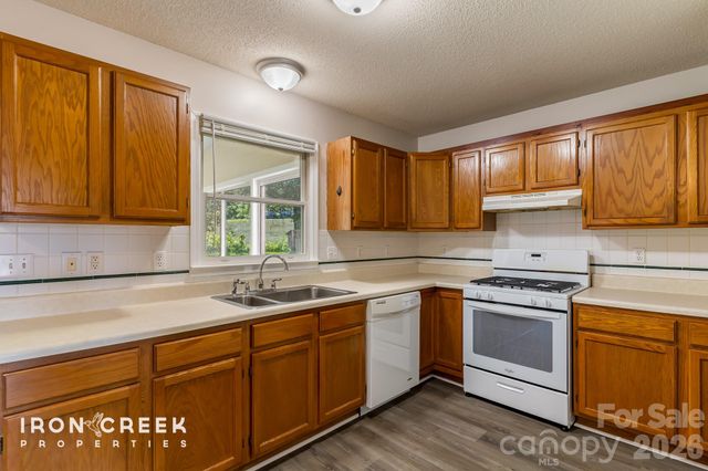 2147 Brevard Road, Arden, NC 28704