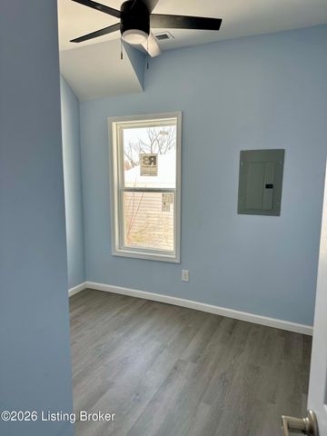 205 Elm St, Eminence, KY 40019