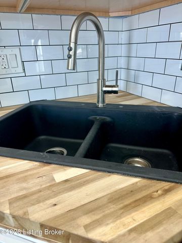 205 Elm St, Eminence, KY 40019