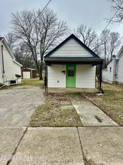 205 Elm St, Eminence, KY 40019