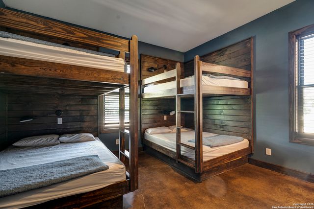 1185 Mountain Valley, Concan, TX 78838