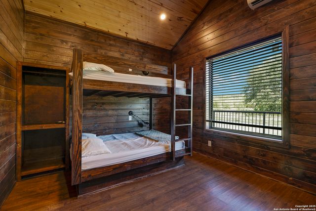 1185 Mountain Valley, Concan, TX 78838