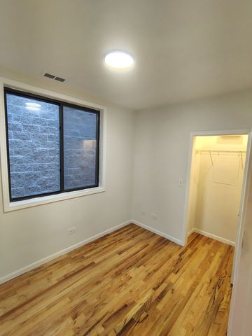 957 W 51st Street, Chicago, IL 60609