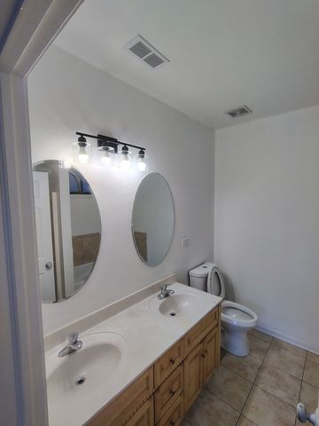 957 W 51st Street, Chicago, IL 60609