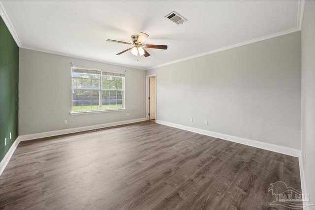 4870 Autumn Dr, Pace, FL 32571