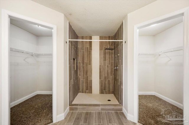 4870 Autumn Dr, Pace, FL 32571