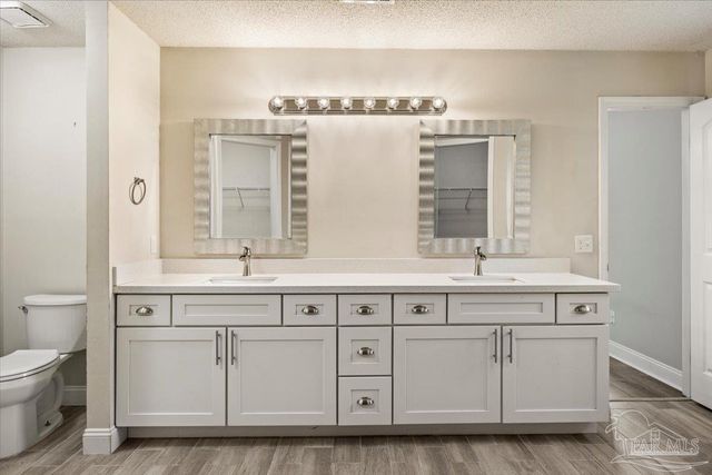 4870 Autumn Dr, Pace, FL 32571