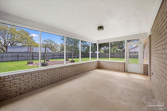 4870 Autumn Dr, Pace, FL 32571