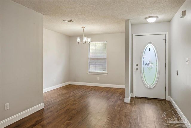 4870 Autumn Dr, Pace, FL 32571