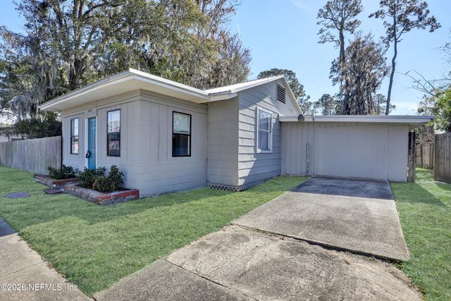 5456 TIMUQUANA Road, Jacksonville, FL 32210