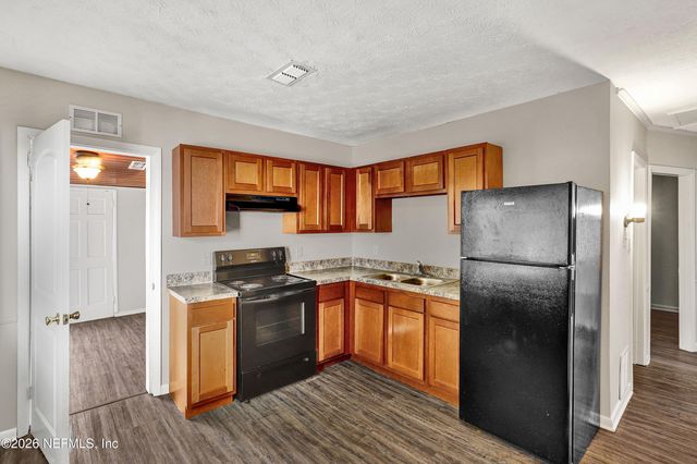 5456 TIMUQUANA Road, Jacksonville, FL 32210