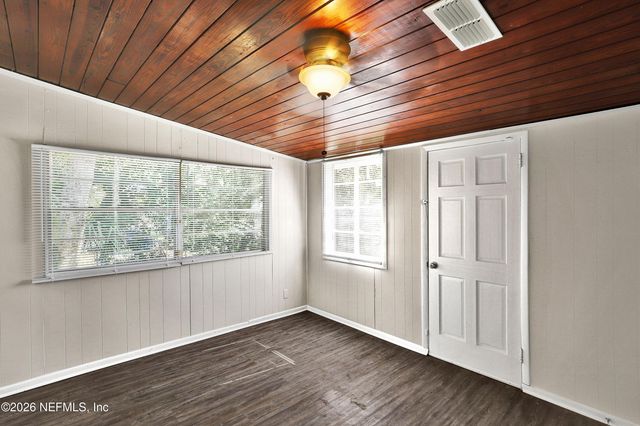 5456 TIMUQUANA Road, Jacksonville, FL 32210