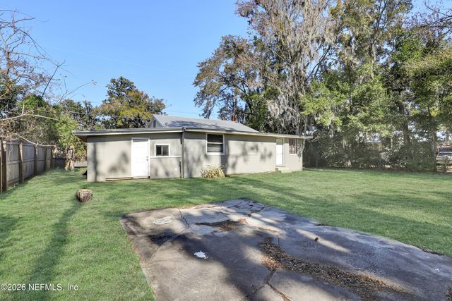 5456 TIMUQUANA Road, Jacksonville, FL 32210