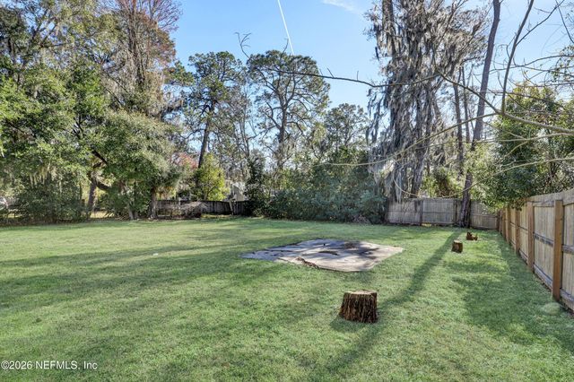 5456 TIMUQUANA Road, Jacksonville, FL 32210