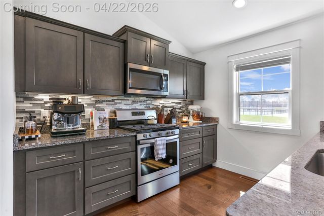 5711 Stone Briar Lane S, Tittabawassee Township, MI 48623