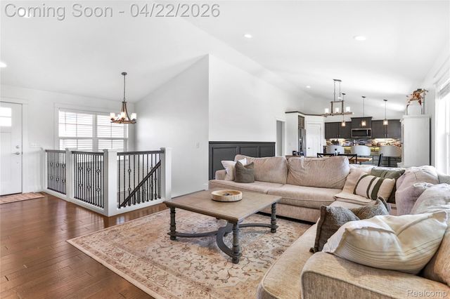 5711 Stone Briar Lane S, Tittabawassee Township, MI 48623