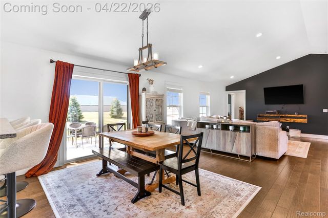 5711 Stone Briar Lane S, Tittabawassee Township, MI 48623