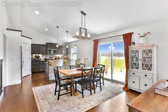 5711 Stone Briar Lane S, Tittabawassee Township, MI 48623