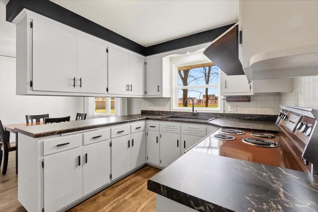N8893 COUNTY N, Menasha, WI 54952