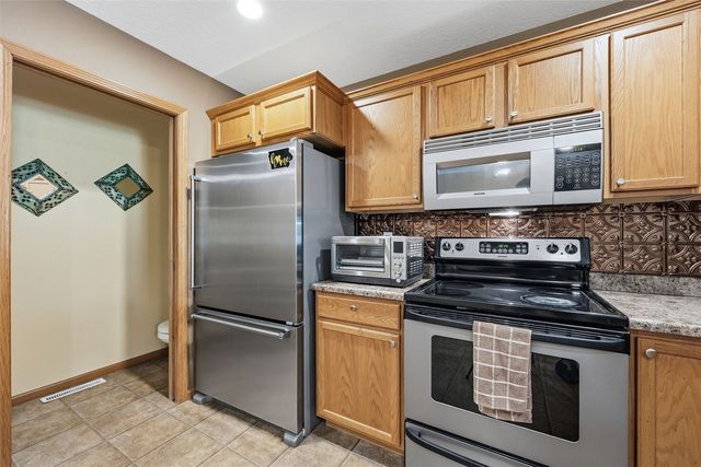 366 Kelso Drive, Fairfax, IA 52228