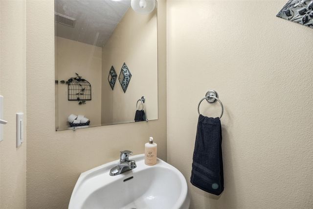366 Kelso Drive, Fairfax, IA 52228