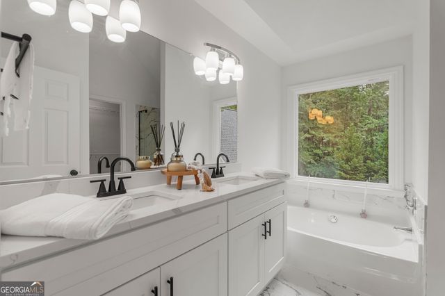 129 Sunny Point Circle, Lagrange, GA 30240