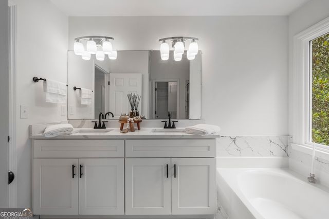 129 Sunny Point Circle, Lagrange, GA 30240