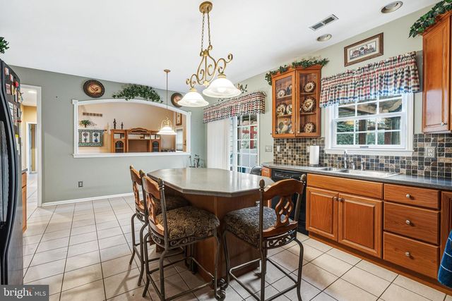 4698 BERWYN LN, Macungie, PA 18062