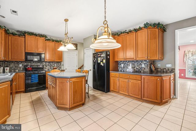 4698 BERWYN LN, Macungie, PA 18062