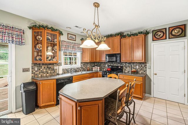 4698 BERWYN LN, Macungie, PA 18062