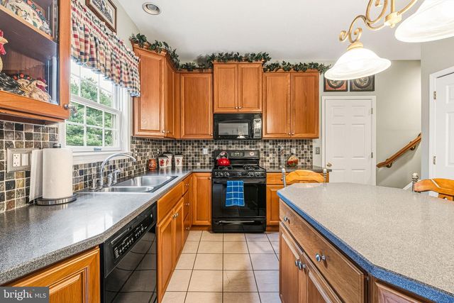 4698 BERWYN LN, Macungie, PA 18062