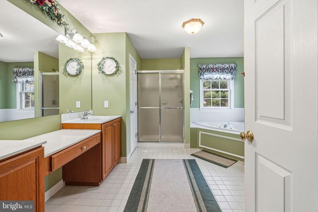 4698 BERWYN LN, Macungie, PA 18062