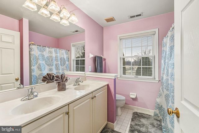 4698 BERWYN LN, Macungie, PA 18062